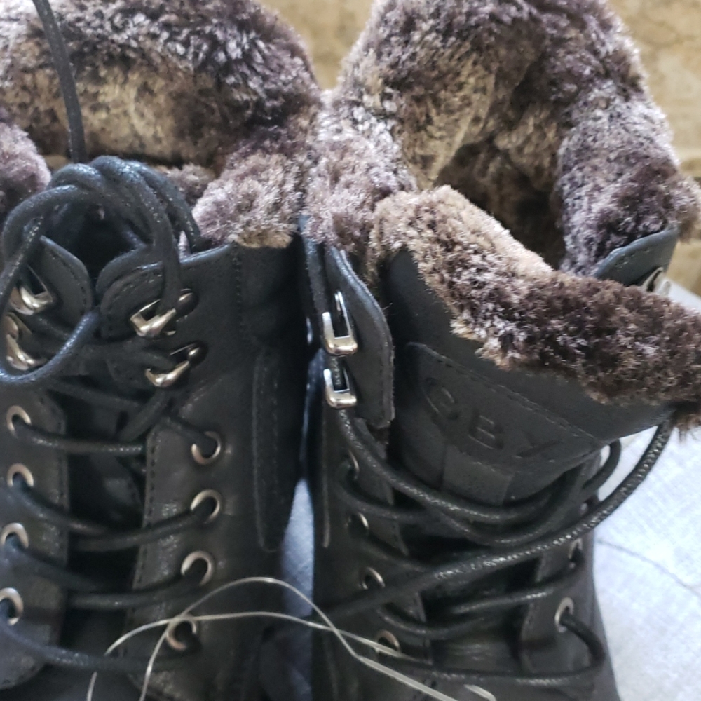 Boots with Fur Lining
